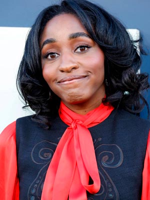 Айо Эдебири
Ayo Edebiri